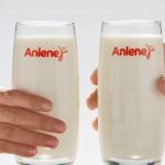 Bị gai cột sống có nên uống sữa Anlene không? Nên uống sữa gì?