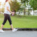 Đau thần kinh tọa có nên đi bộ, tập thể dục không?