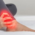 Viêm khớp cổ chân có nguy hiểm không? Cách điều trị
