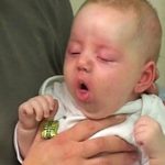 Viêm phổi ở trẻ sơ sinh bao lâu thì khỏi? Cách chăm sóc